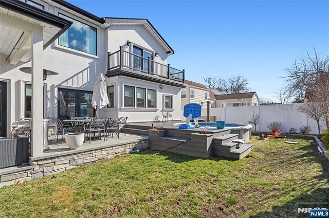 537 Spring Valley Road, Paramus, NJ 07652