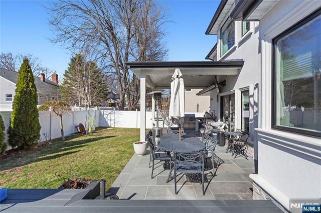 537 Spring Valley Road, Paramus, NJ 07652