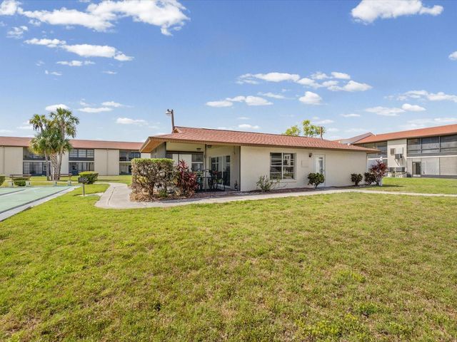 5135 GEMSTONE DRIVE 103, New Port Richey, FL 34652