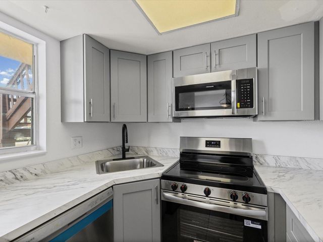 5135 GEMSTONE DRIVE 103, New Port Richey, FL 34652