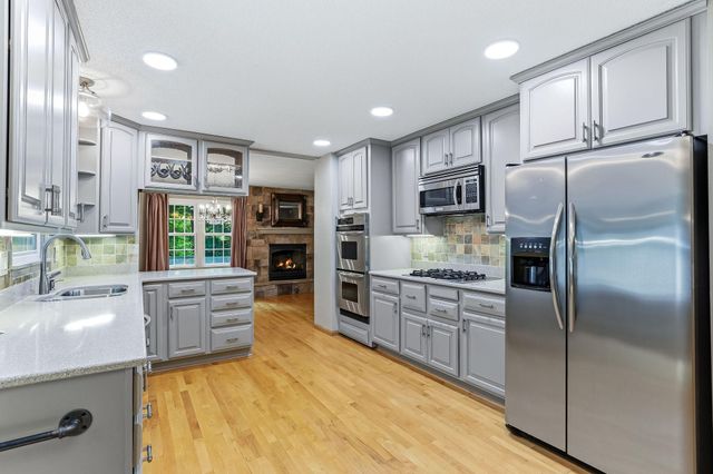 3924 Tonkawood Road, Minnetonka, MN 55345
