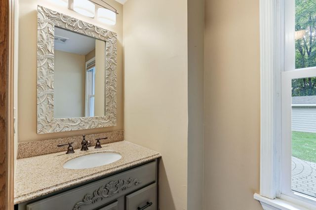 3924 Tonkawood Road, Minnetonka, MN 55345