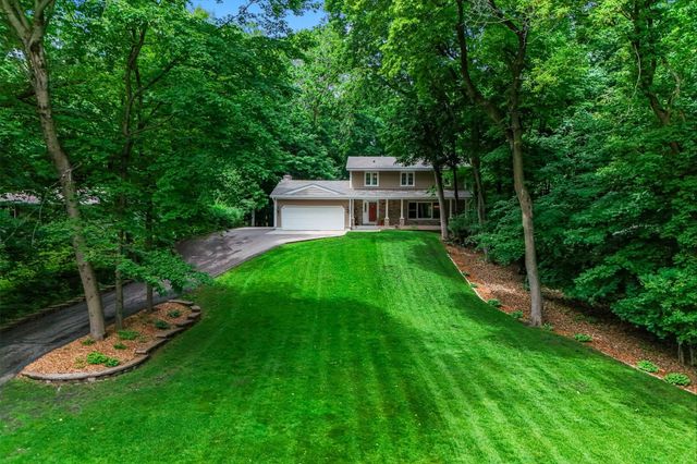 3924 Tonkawood Road, Minnetonka, MN 55345