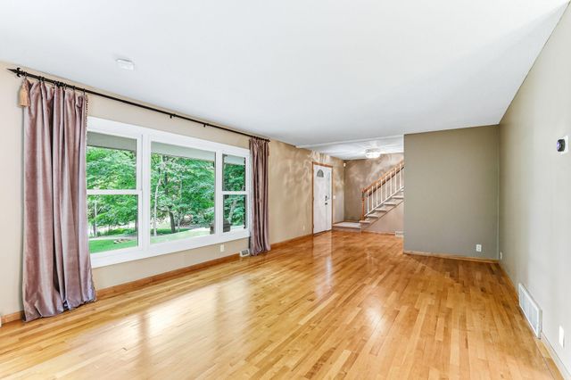 3924 Tonkawood Road, Minnetonka, MN 55345