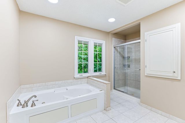 3924 Tonkawood Road, Minnetonka, MN 55345