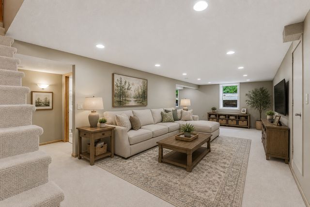 3924 Tonkawood Road, Minnetonka, MN 55345