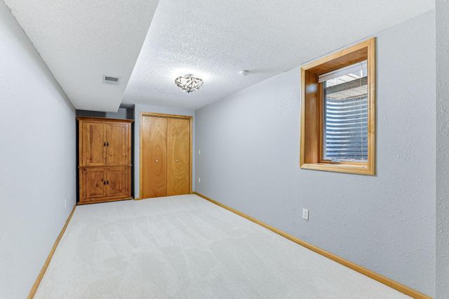 3924 Tonkawood Road, Minnetonka, MN 55345