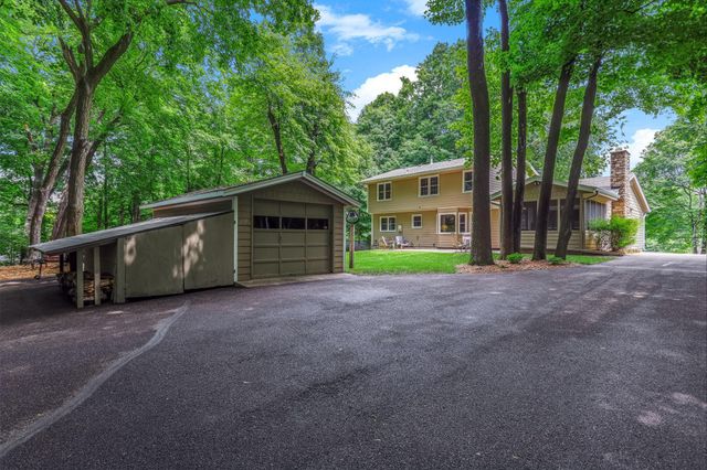 3924 Tonkawood Road, Minnetonka, MN 55345