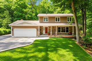 3924 Tonkawood Road, Minnetonka, MN 55345