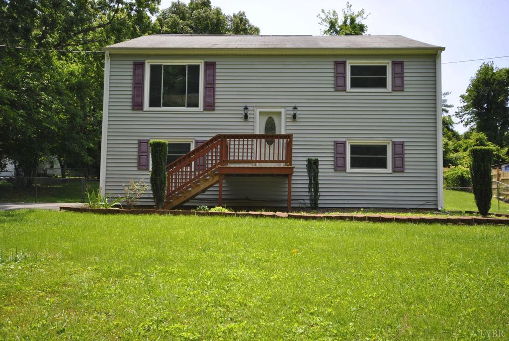 78 Village Road, Lynchburg, VA 24502