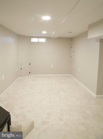 1229 S WARNOCK ST, Philadelphia, PA 19147