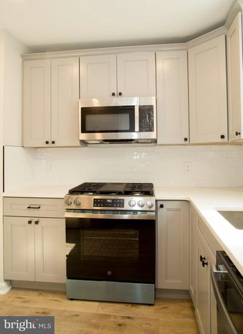 1229 S WARNOCK ST, Philadelphia, PA 19147