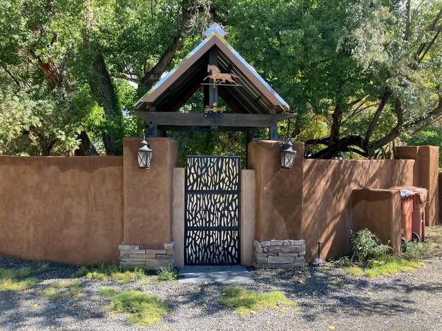 160 Andrews Lane, Corrales, NM 87048
