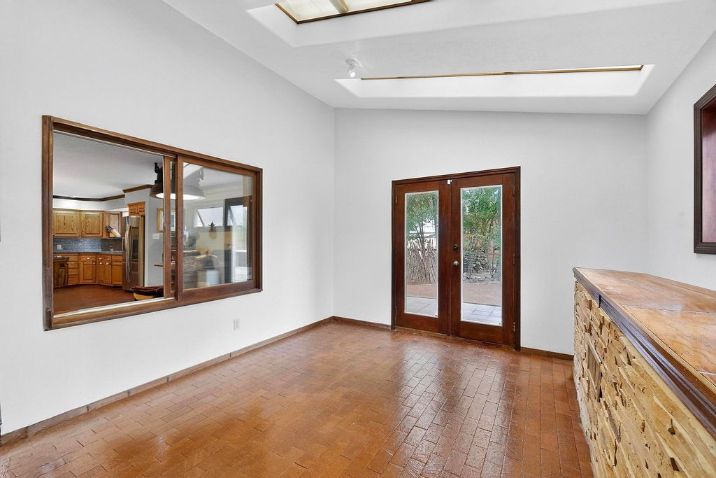 Image 14 of property listing at 160 Andrews Lane, Corrales, NM 87048