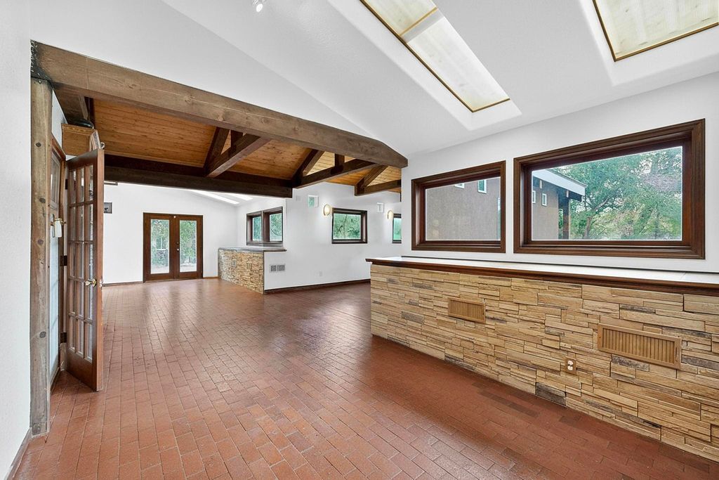 Image 18 of property listing at 160 Andrews Lane, Corrales, NM 87048