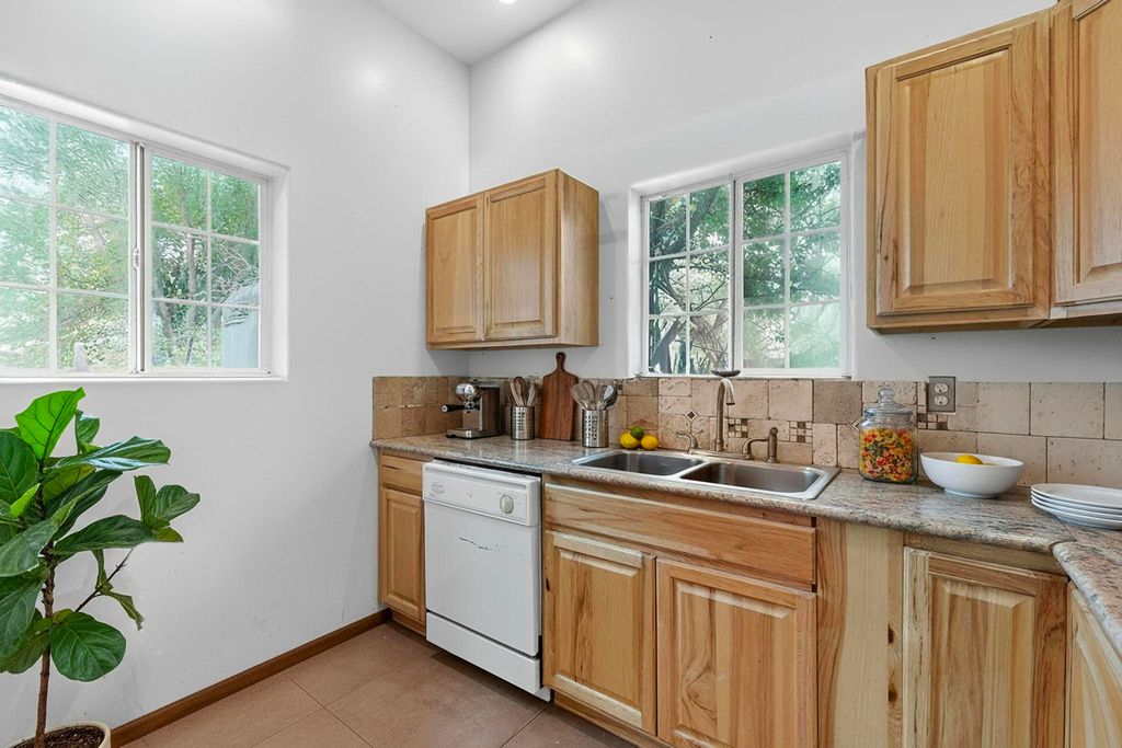 Image 40 of property listing at 160 Andrews Lane, Corrales, NM 87048