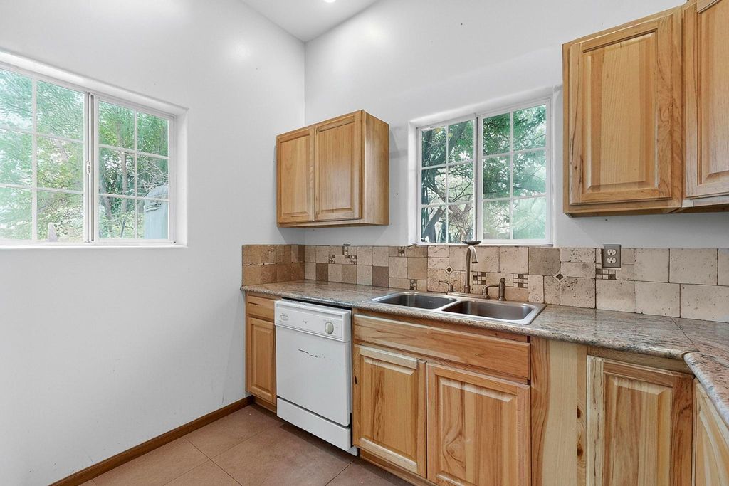 Image 41 of property listing at 160 Andrews Lane, Corrales, NM 87048