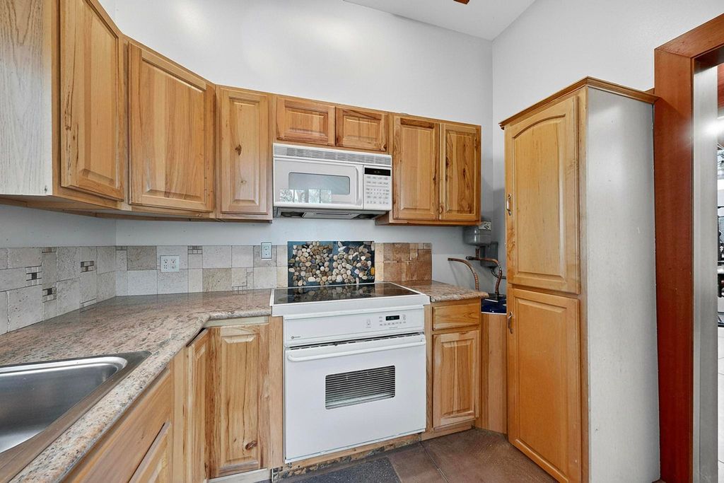 Image 42 of property listing at 160 Andrews Lane, Corrales, NM 87048