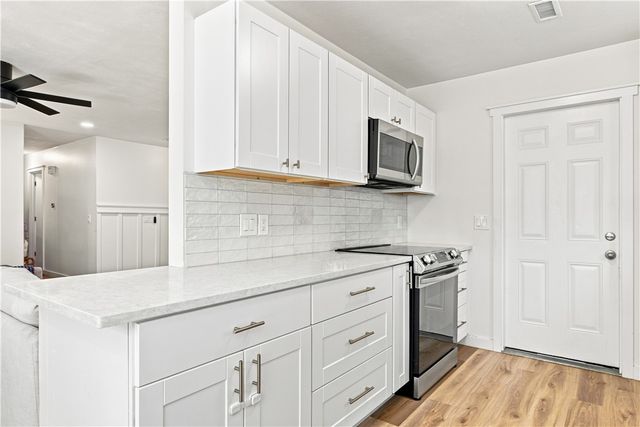2222 W Perry Road, Rogers, AR 72758