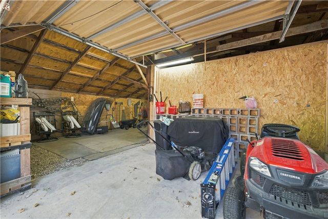 2222 W Perry Road, Rogers, AR 72758