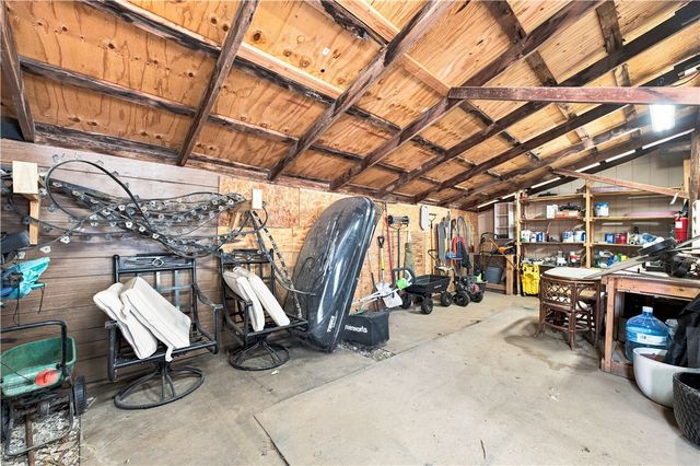 2222 W Perry Road, Rogers, AR 72758