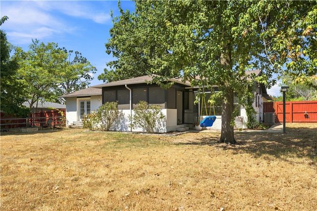 2222 W Perry Road, Rogers, AR 72758
