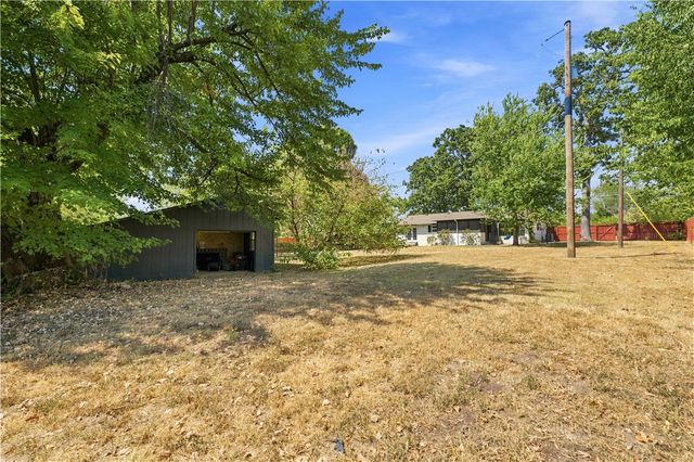 2222 W Perry Road, Rogers, AR 72758