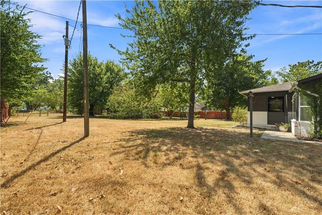 2222 W Perry Road, Rogers, AR 72758