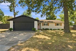 2222 W Perry Road, Rogers, AR 72758