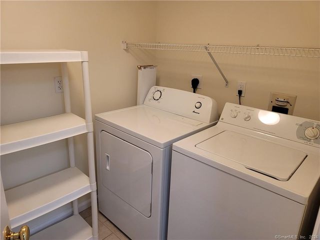 1 Daskams Lane 1B, Norwalk, CT 06851