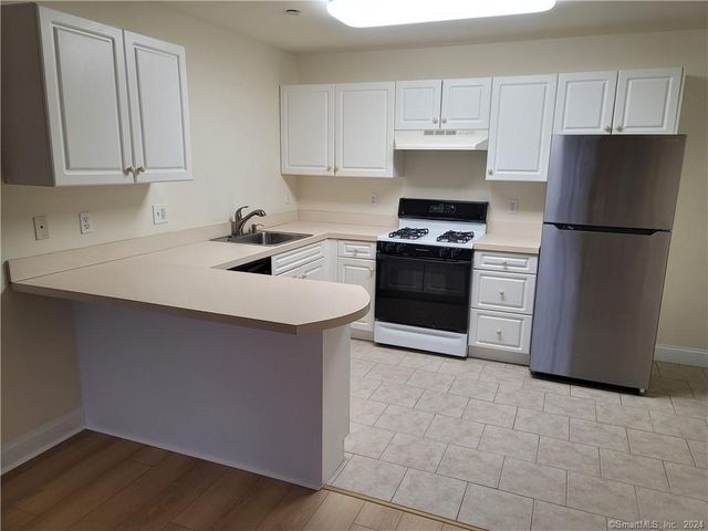 1 Daskams Lane 1B, Norwalk, CT 06851