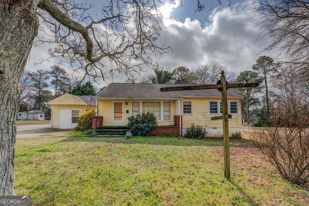 908 Nelson Street, Jackson, GA 30233