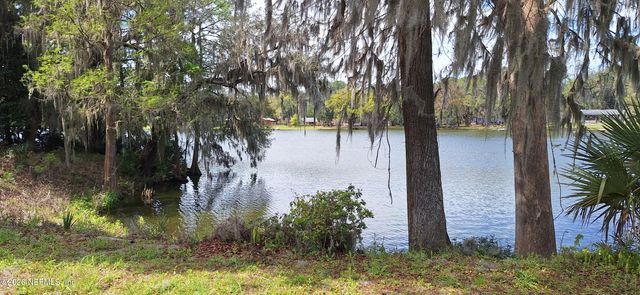 1900 E HOLLY OAKS LAKE Road E, Jacksonville, FL 32225