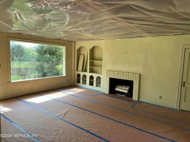 1900 E HOLLY OAKS LAKE Road E, Jacksonville, FL 32225