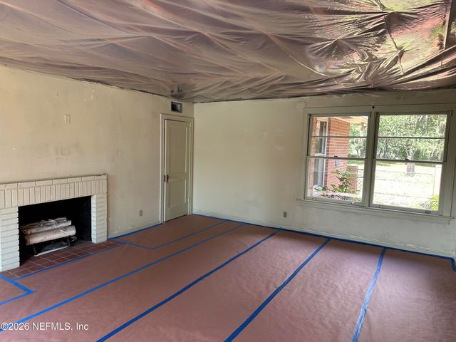 1900 E HOLLY OAKS LAKE Road E, Jacksonville, FL 32225
