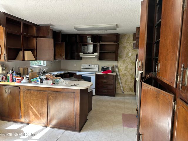 1900 E HOLLY OAKS LAKE Road E, Jacksonville, FL 32225