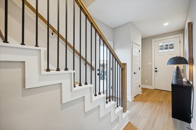 719 Thornton Road E, Houston, TX 77018