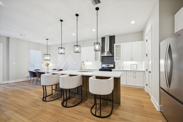 719 Thornton Road E, Houston, TX 77018
