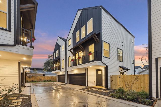 719 Thornton Road E, Houston, TX 77018