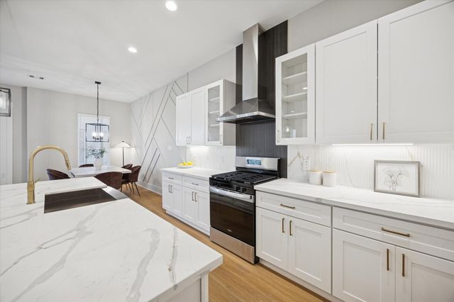 719 Thornton Road E, Houston, TX 77018