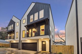 719 Thornton Road E, Houston, TX 77018
