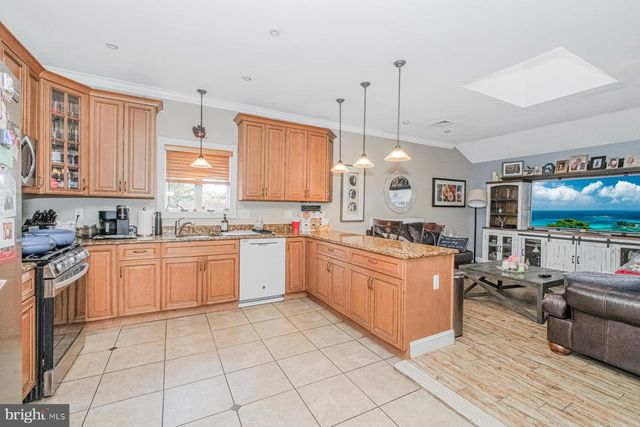 943 JENNIFER LANE, Manahawkin, NJ 08050