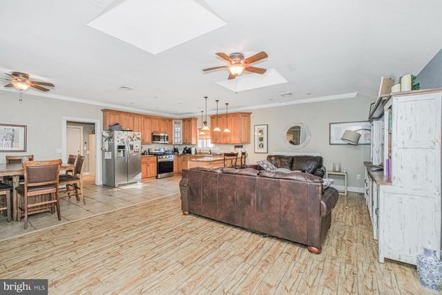 943 JENNIFER LANE, Manahawkin, NJ 08050