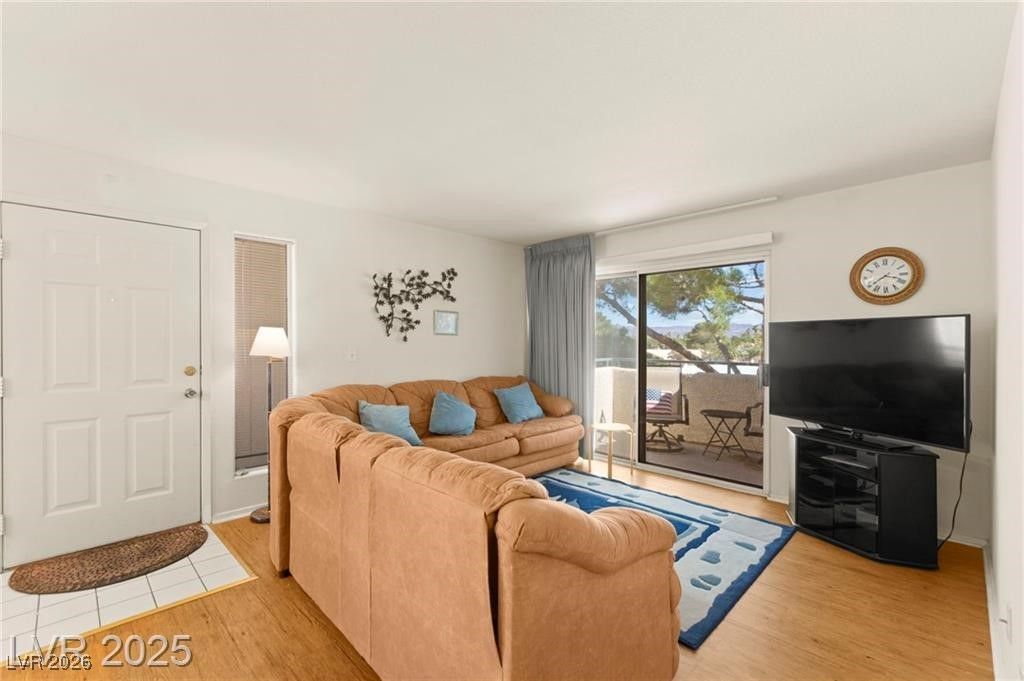 Image 10 of property listing at 3152 Tarpon Drive 203, Las Vegas, NV 89120