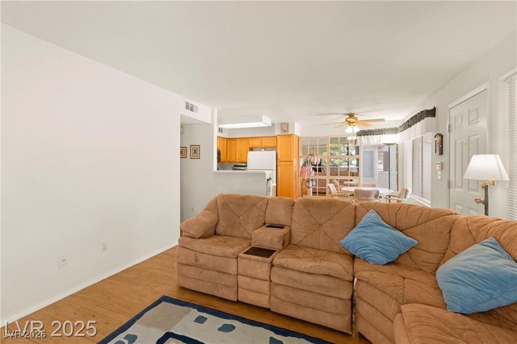 Image 12 of property listing at 3152 Tarpon Drive 203, Las Vegas, NV 89120
