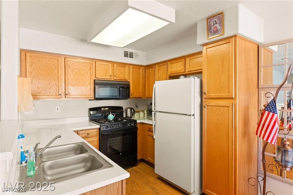 Image 14 of property listing at 3152 Tarpon Drive 203, Las Vegas, NV 89120