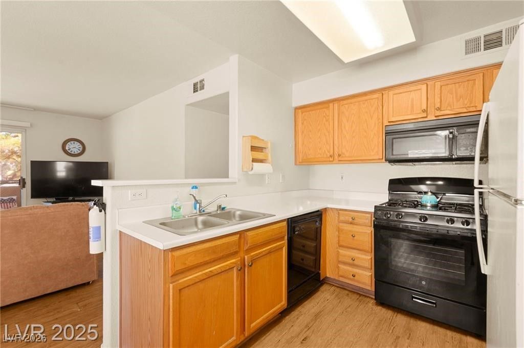 Image 15 of property listing at 3152 Tarpon Drive 203, Las Vegas, NV 89120