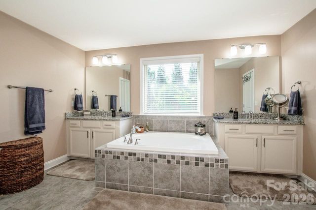 158 Eagles Landing Drive, Mooresville, NC 28117