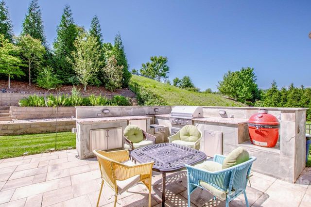 158 Eagles Landing Drive, Mooresville, NC 28117