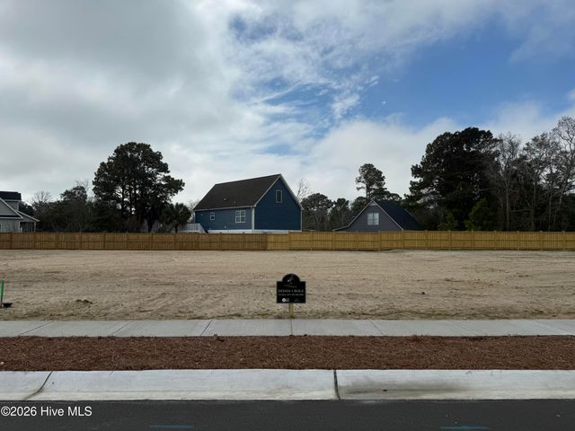 109 Hooks Road, Carolina Beach, NC 28428